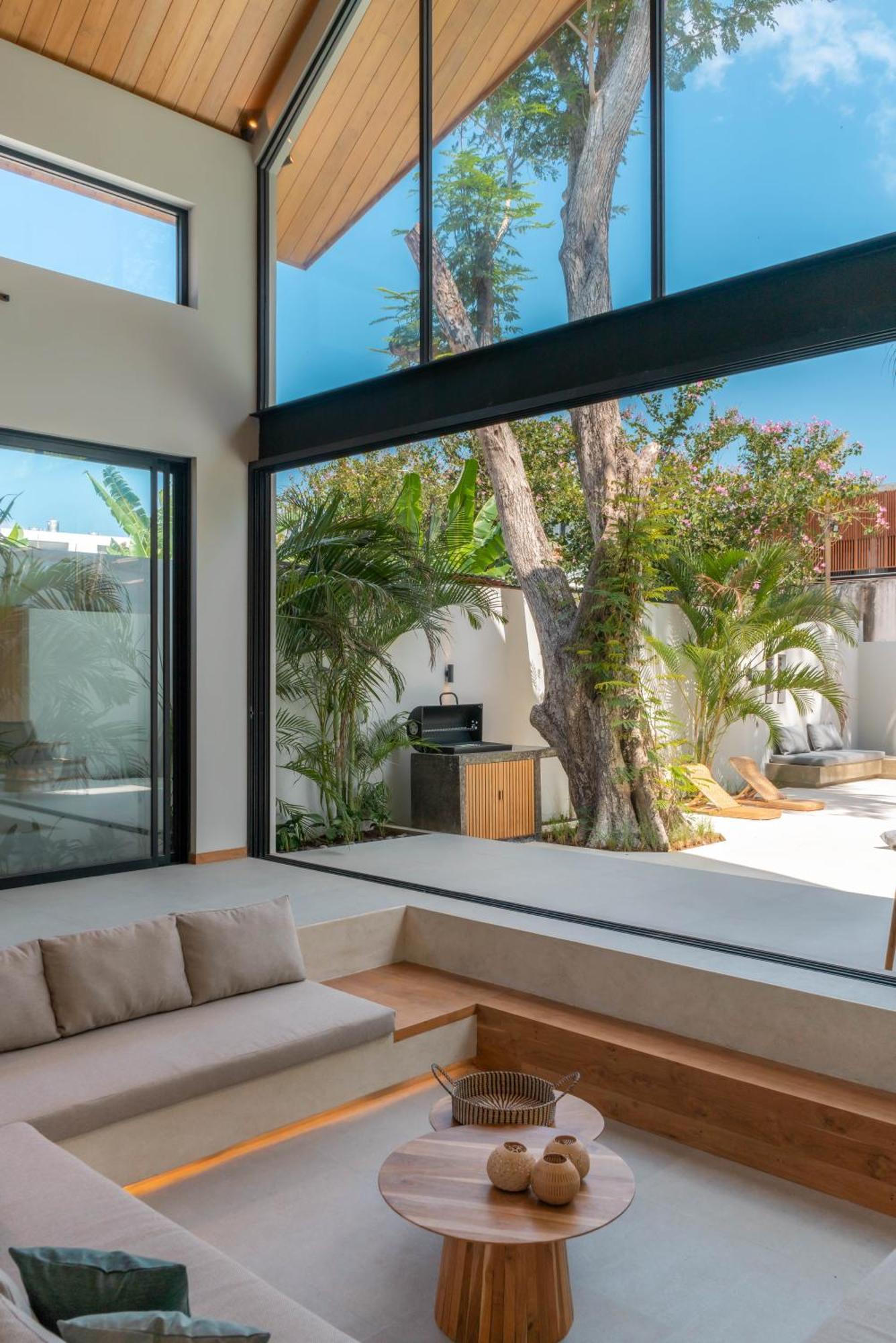 Villa Vaya - Luxe & Stylish 3br Just Steps From The Seminyak (Bali)